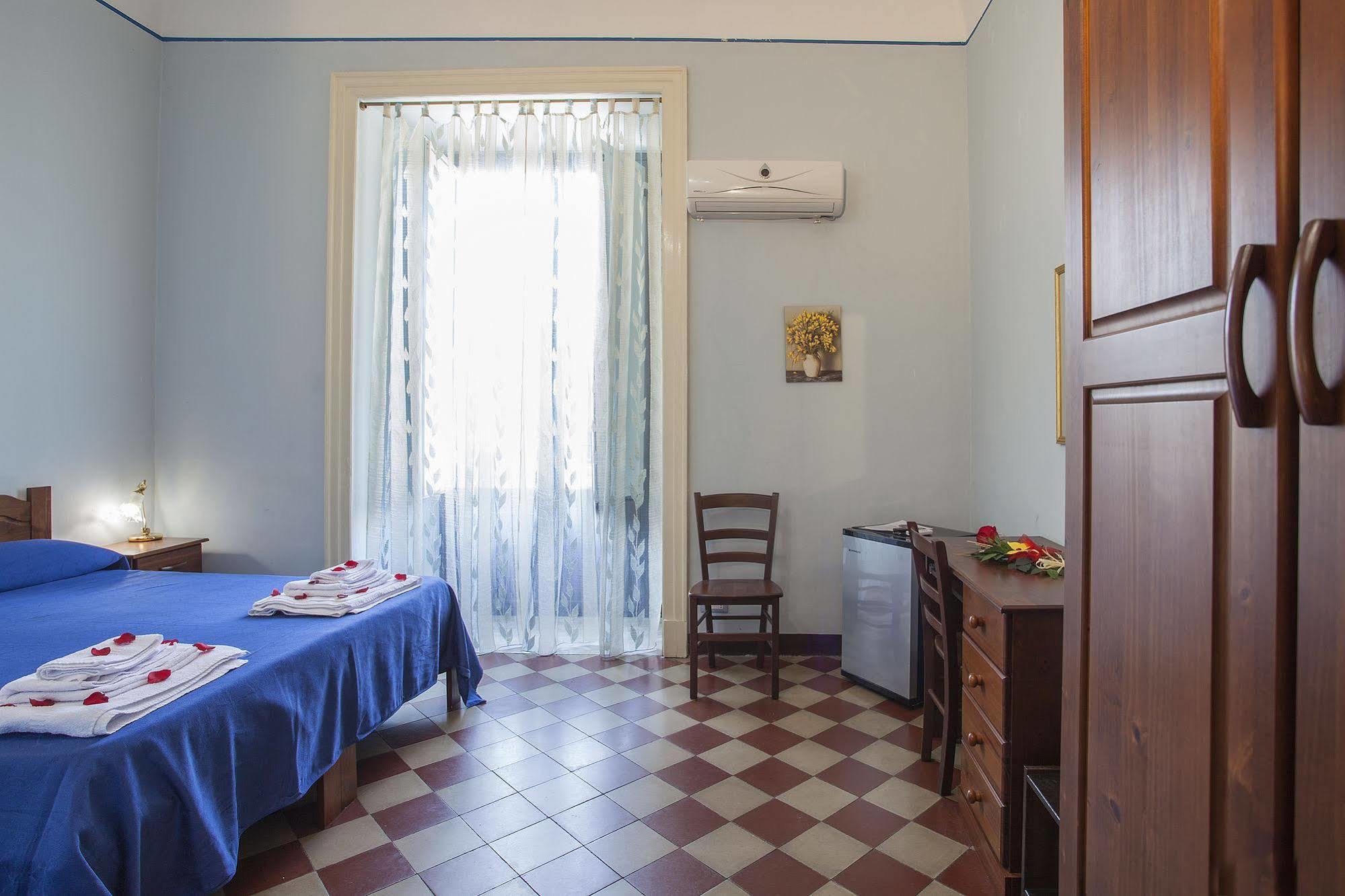 Siciliaetnamare Bed and Breakfast Riposto Exteriör bild
