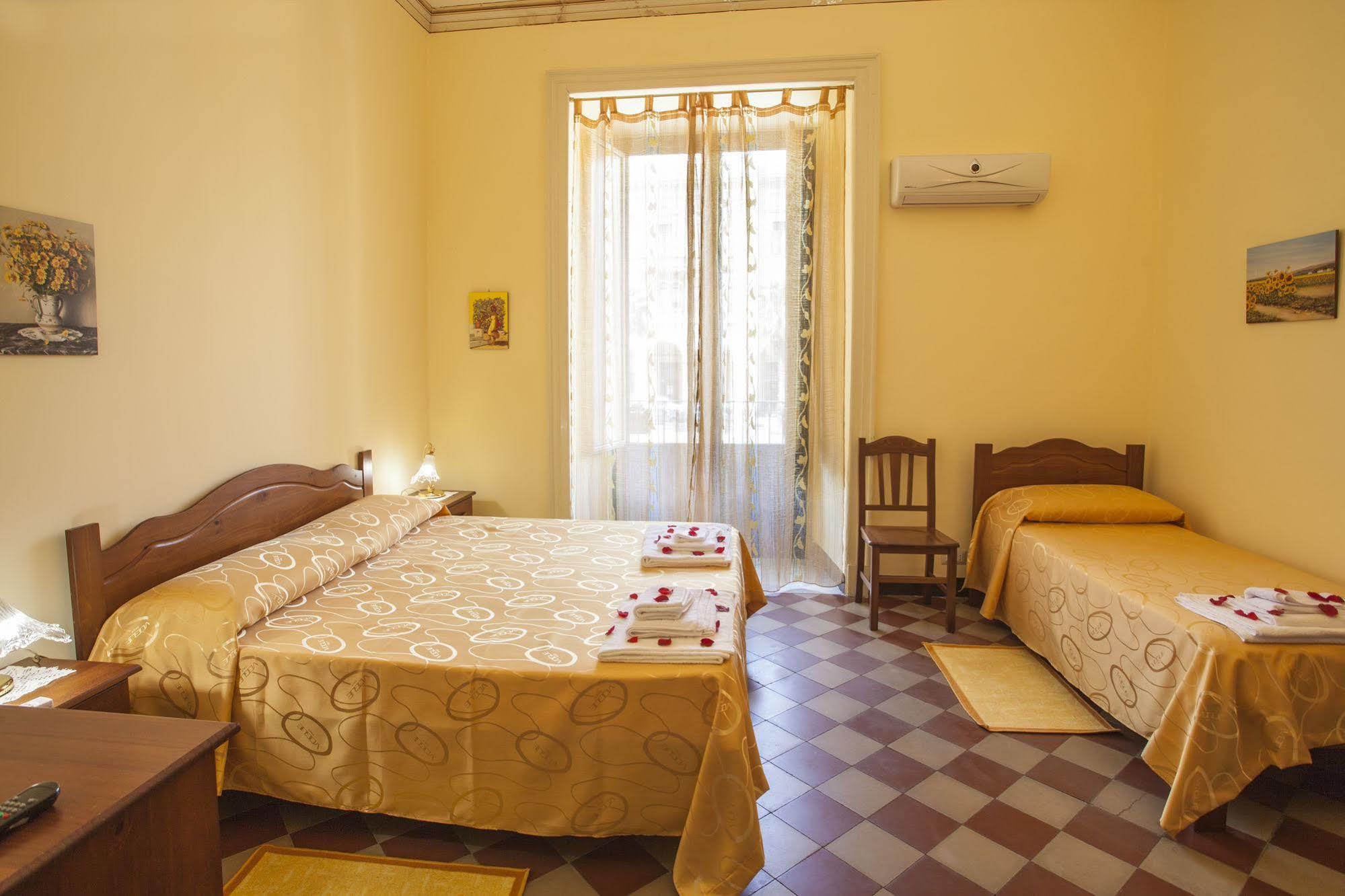 Siciliaetnamare Bed and Breakfast Riposto Exteriör bild