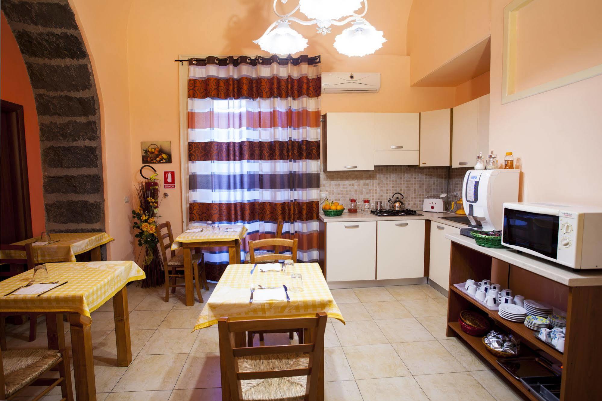 Siciliaetnamare Bed and Breakfast Riposto Exteriör bild